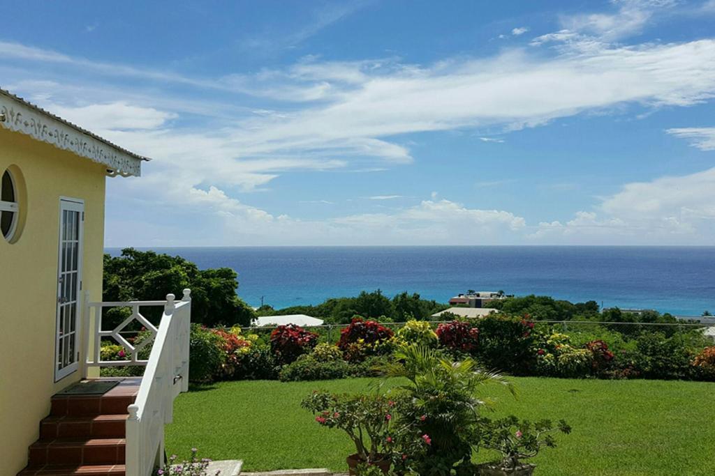 Апартаменты Spectacular Ocean View Retreat Сент-Джеймс Экстерьер фото